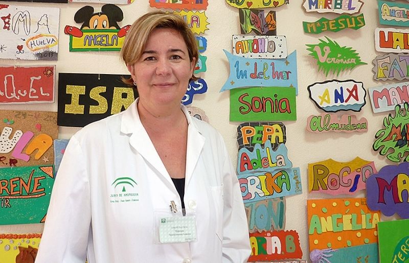 La supervisora de salud mental del Hospital Vázquez Díaz, Luisa Cruz, recibe el Premio Feafes-Andalucía 2017
