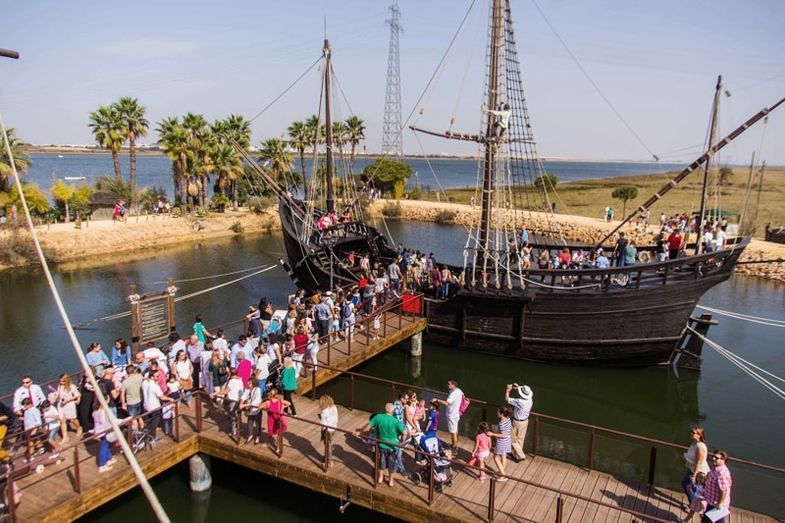 Los onubenses celebran el 525 aniversario de la llegada de Colón a América en el lugar donde comenzó la aventura