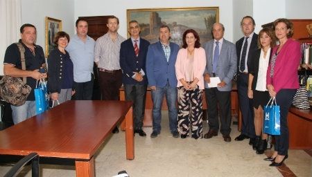 Empresarios franceses visitan Valverde y estudian futuras relaciones comerciales con el sector del calzado