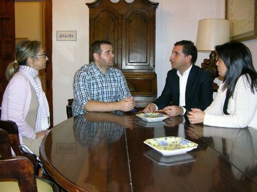 El Ayuntamiento de Moguer financia un proyecto educativo de Cometa Mágica