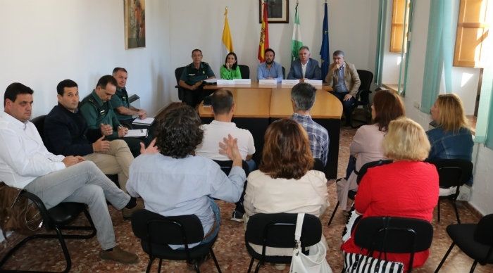 Las administraciones se unen para prevenir el robo de castañas en la Sierra