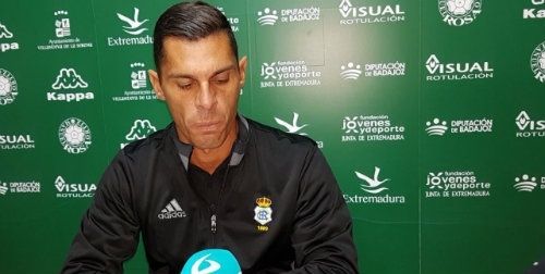Casquero no tiene 'miedo' de que le echen, dice que están 'en la mierda' y cree que a sus futbolistas les faltaron 'huevos'