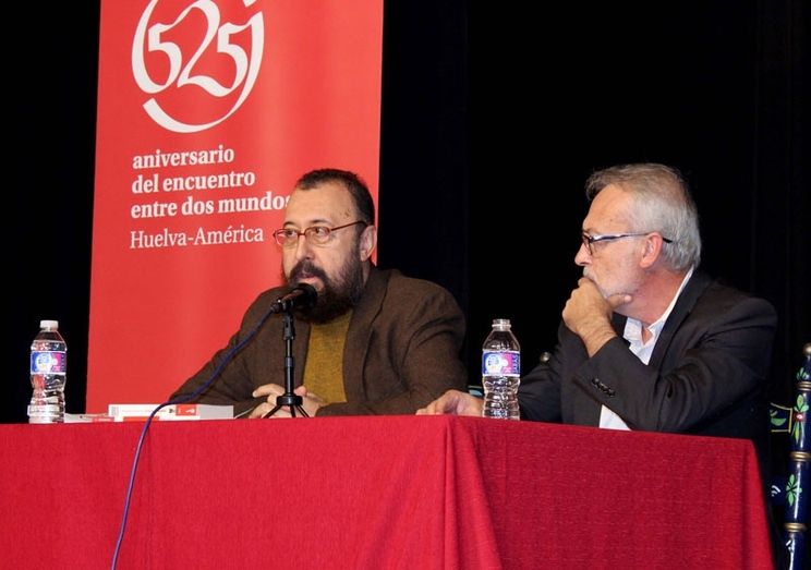 El escritor Hipólito G. Navarro participa en el IV Encuentro de la Red Provincial de Clubes de Lectura