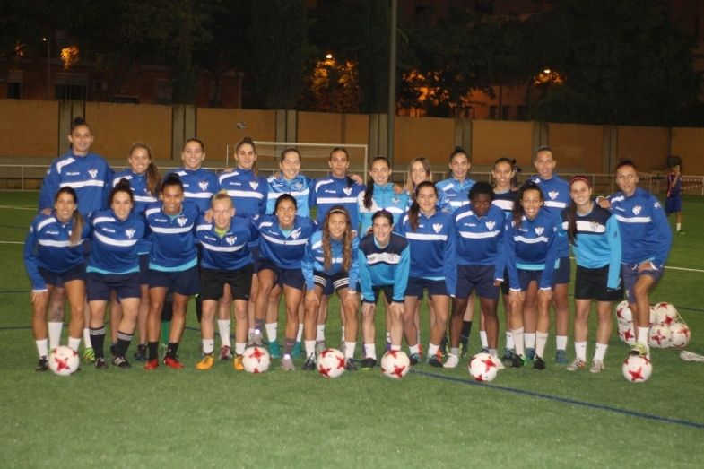 El Sporting estrena el campo de los Rosales