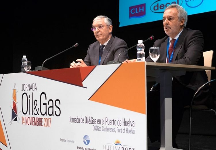 Más de cien profesionales del petróleo y el gas conocen las tendencias del mercado de graneles líquidos