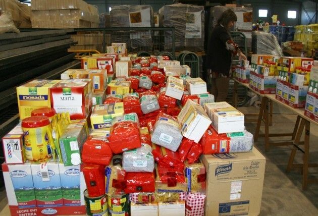 Cruz Roja reparte alimentos en San Juan del Puerto