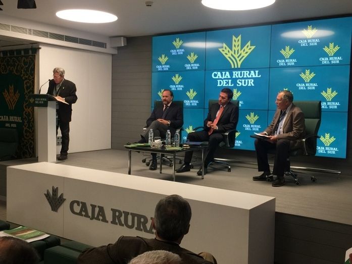 El presidente de Caja Rural del Sur destaca el importante papel del Servicio de Extensión Agraria para la modernización de la agricultura andaluza