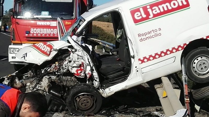 Una persona muerta y otra herida grave tras una colisión frontal en la N-435