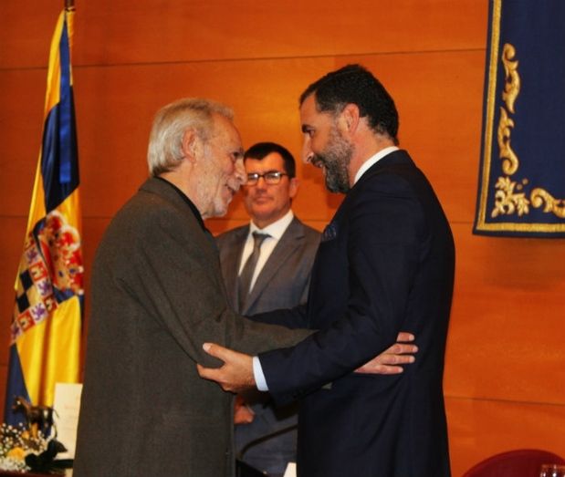 Emotiva entrega de los Perejiles de Plata a José Luis Gómez y Michael P. Predmore