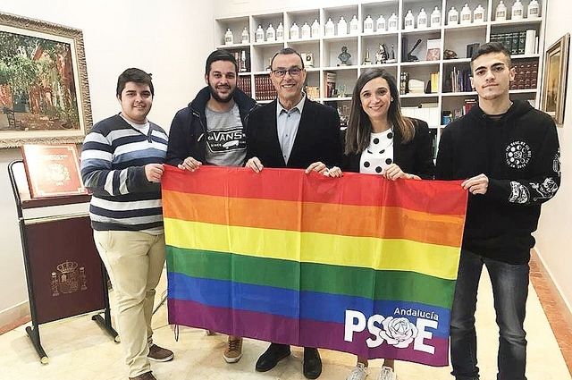 El PSOE aplaude 'el compromiso y apoyo' de la Diputación al colectivo Lgtbi