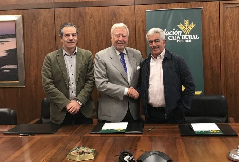 Fundación Caja Rural del Sur y Freshuelva firman un convenio de colaboración