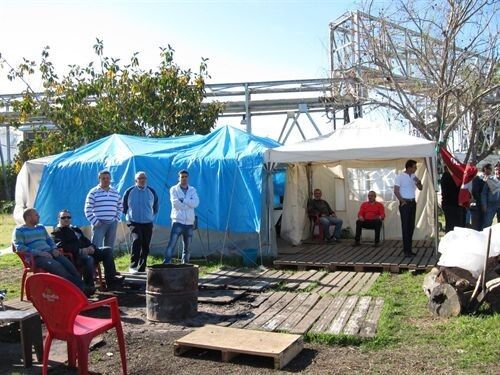 Los recolocables de Foret cumplen nueve meses de acampada para pedir que se cierre el acuerdo con Fertinagro