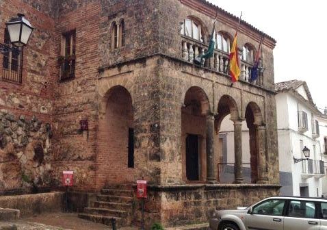 El PSOE rechaza gobernar en Zufre con los votos del PP y 'entrega' la Alcaldía a IU