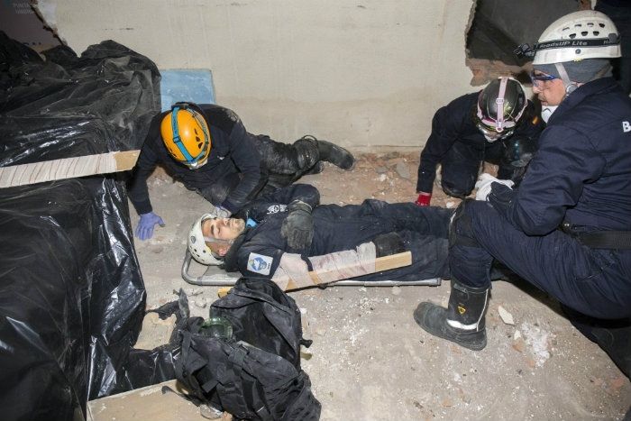 Bomberos Unidos Sin Fronteras realiza un simulacro de atención a heridos y atrapados en catástrofes