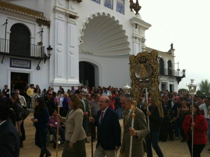 La Hermandad de Emigrantes se reencuentra con la Blanca Paloma