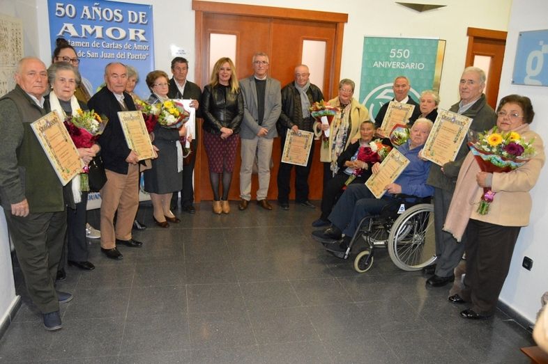 Reconocimiento del Ayuntamiento a la trayectoria de las parejas sanjuaneras que llegan a sus bodas de oro