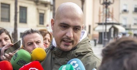 Marcos Rosa recibe el trasplante de médula tras estar una semana ingresado en el Virgen del Rocío de Sevilla