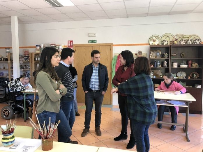Diputación colabora con 'AMAR' en la compra de un vehículo adaptado a personas con discapacidad