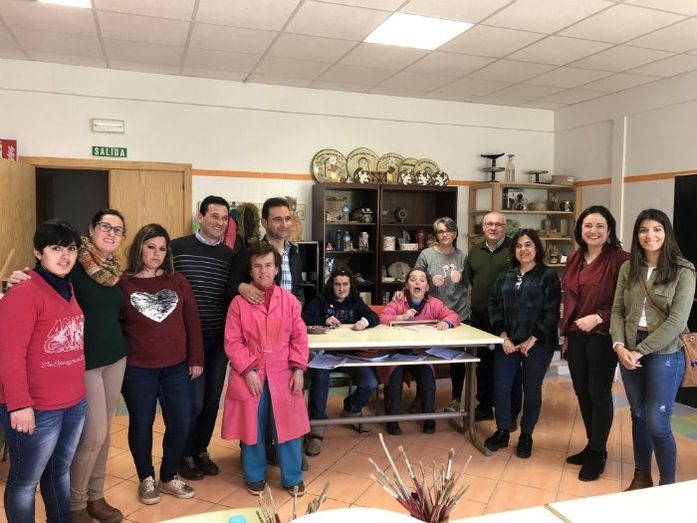 Diputación colabora con 'AMAR' en la compra de un vehículo adaptado a personas con discapacidad