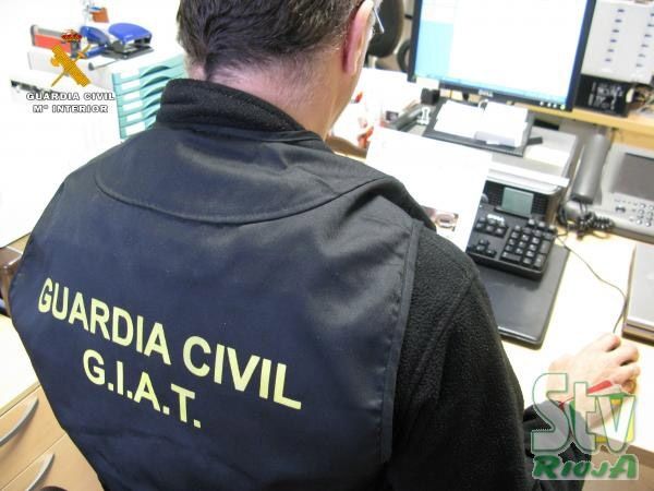 Detienen a un profesor de autoescuela que suplantó a un alumno en un examen para obtener el carné de conducir