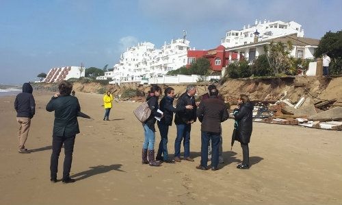 El temporal se lleva la arena que se había regenerado en el último año en la playa de Nuevo Portil