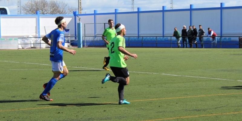 Derrota del Atlético Onubense ante el Xerez CD, rival directo por la salvación (2-1)