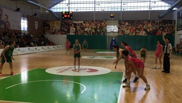 El Conquero termina tercero tras caer con Unicaja (71-53)