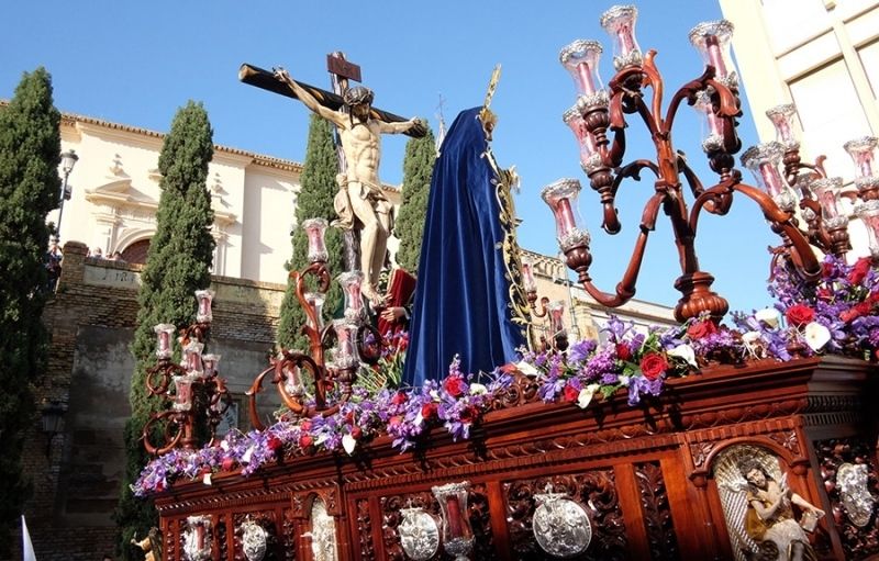 Lunes Santo, esencias y contrastes de cuatro barrios