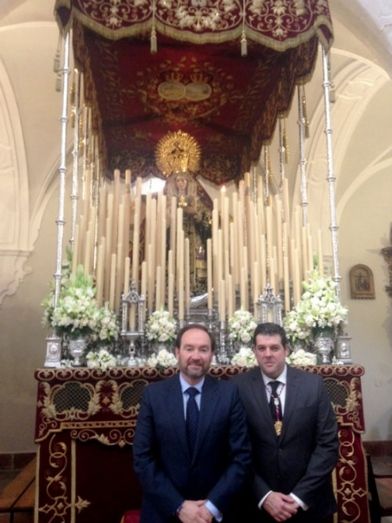 Diputación realiza la tradicional ofrenda floral al Cristo del Buen Viaje 