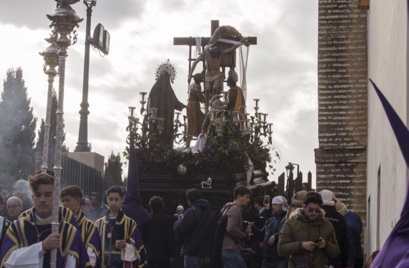 Broche precipitado para la jornada de Viernes Santo