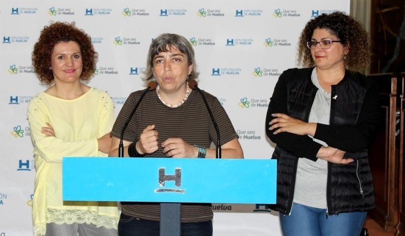 Cincuenta fotografías comentadas muestran la situación e importancia de la mujer rural en la provincia