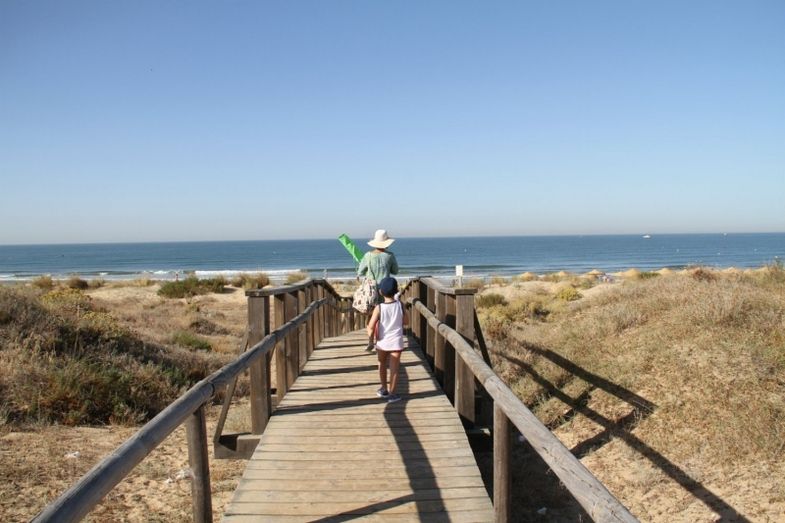 El litoral onubense lucirá 11 banderas azules