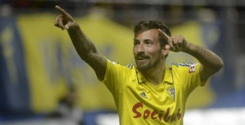 Fidel salva al Almería del infierno de la Segunda B y Aitor García le pide 'mil veces perdón' a la afición del Cádiz