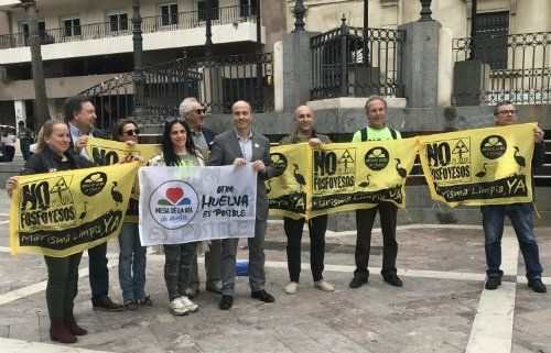Mesa de la Ría constata que los fosfoyesos nunca se vertieron con un sistema de 'circuito cerrado'