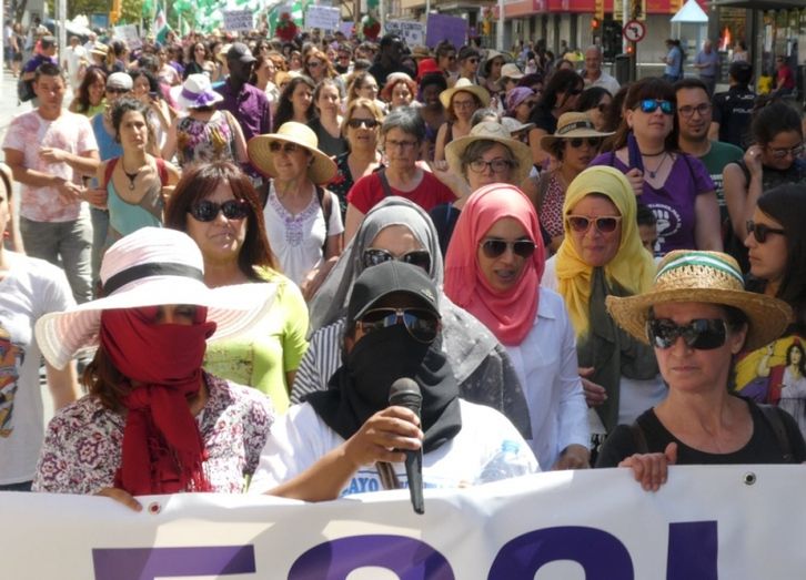 Más de un millar de manifestantes protesta por 'la situación de impunidad' del campo onubense