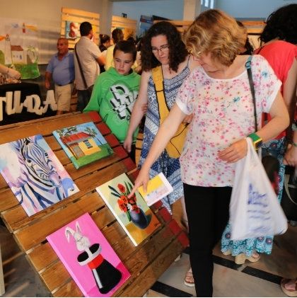 Los pequeños artistas cartayeros exponen sus creaciones en el Centro Cultural