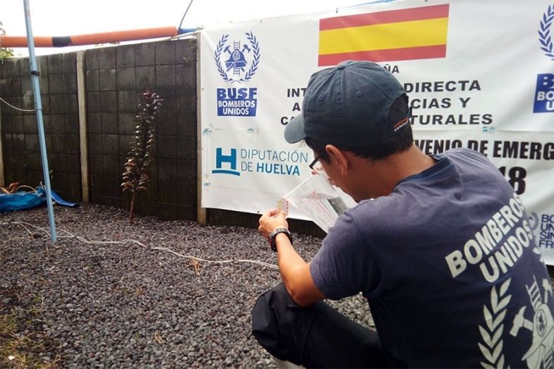 Los bomberos de BUSF continúan trabajando en la ayuda humanitaria tras la erupción del volcán en Guatemala
