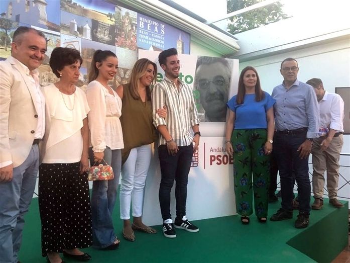 Susana Díaz ve que 'el mejor homenaje a Benito Navarro es seguir su ejemplo desde la verdad y el compromiso'