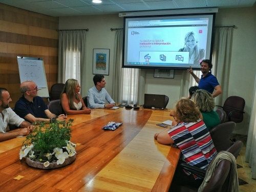 Aguas de Huelva incorpora un servicio de video traducción