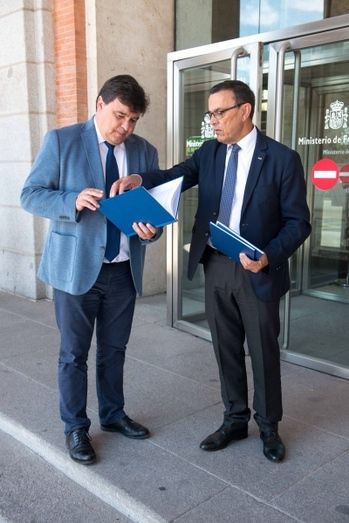 Fomento anuncia a Caraballo y Cruz que el estudio informativo del AVE se publicará a finales de julio