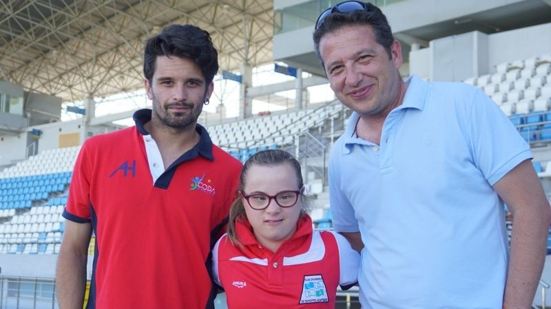 Blanca Betanzos, con Síndrome de Down y tan autónoma que llegó corriendo sola a París