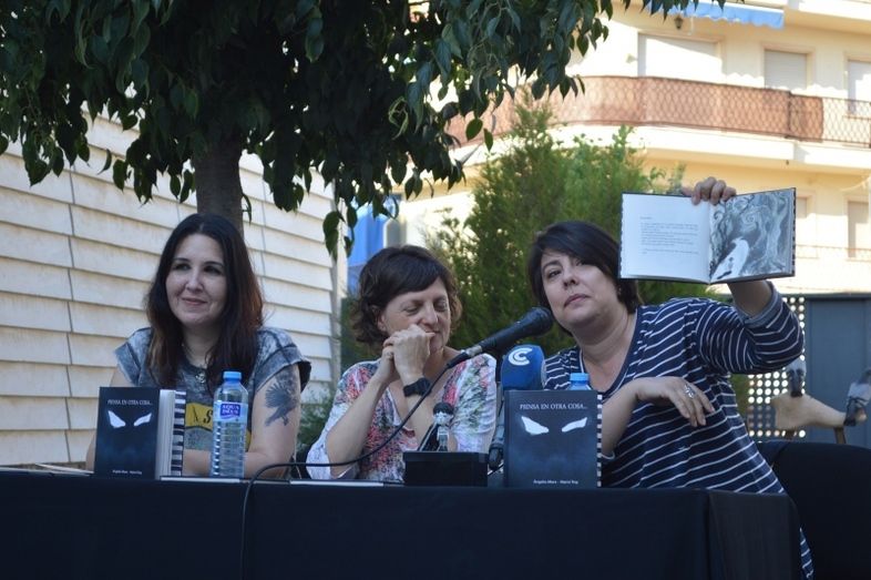Presentan en Punta Umbría el libro 'Piensa en otra cosa' y la exposición 'Cómo dibujar Kawaii'