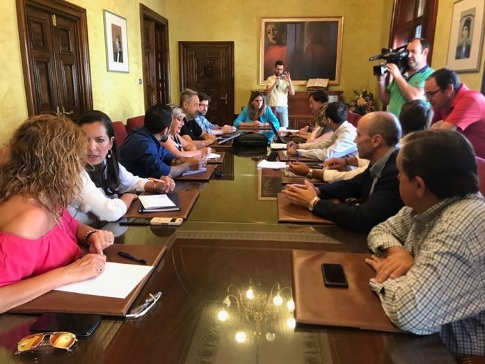 La oferta de Krypteia por el Recre supera el primer filtro jurídico de la Mesa de Contratación y el lunes se abrirá el segundo sobre