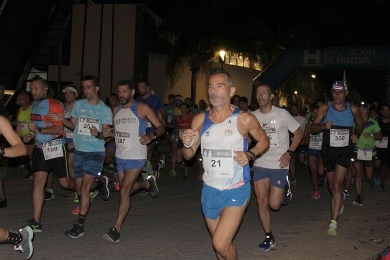 Adrián Morano y Nieves Infante se proclaman campeones en la V Carrera Nocturna ‘Entorno de la Rábida’