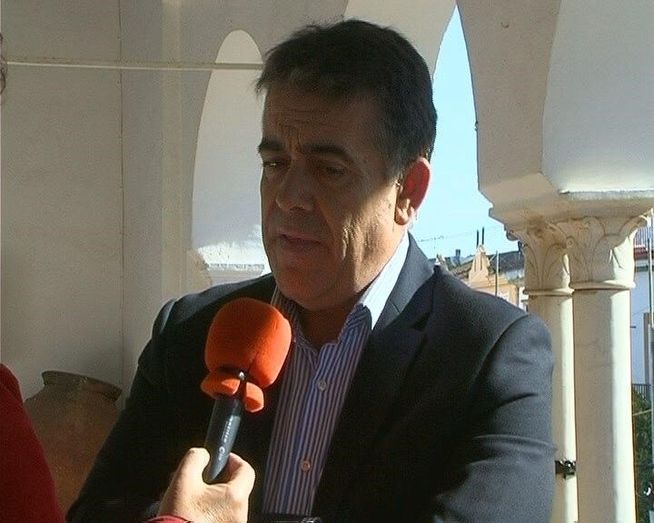 Francisco Bella, exalcalde socialista de Almonte, se suma a una formación independiente para las municipales