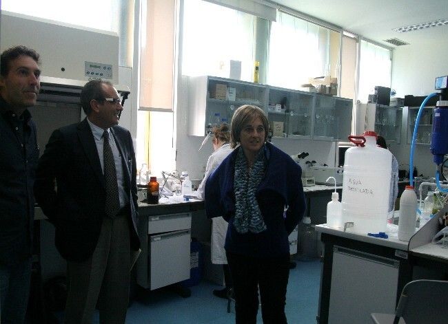 La Fundación Doñana 21 enseña los fondos bibliográficos y audiovisuales cedidos por el CIECEM