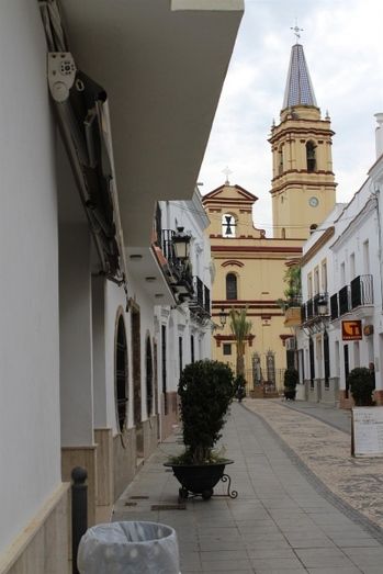 El Ayuntamiento de Trigueros revisa la zona del muro caído en el accidente que hirió a tres personas en las capeas