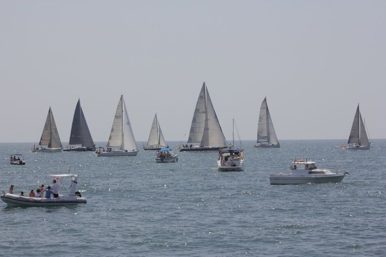 La Regata Huelva-La Gomera ya surca las aguas del Océano Atlántico