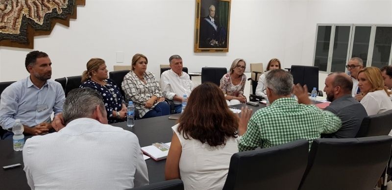 Los alcaldes de Moguer, Lucena y Bonares apoyan a los regantes del Condado en la petición de las concesiones de agua