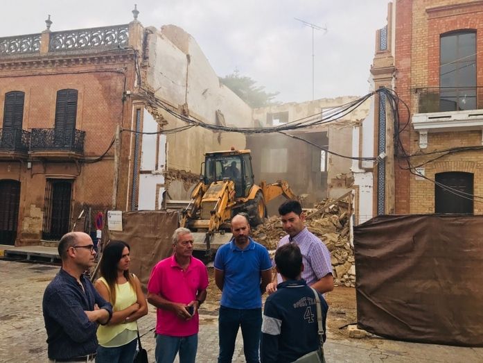 Valverde del Camino inicia las demoliciones para comenzar la obra hidráulica y de apertura del Valle de la Fuente